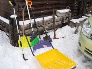 最後の出番か？除雪の必需品記念撮影！