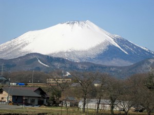 今日の岩手山、山頂がちょっとだけ融けた！