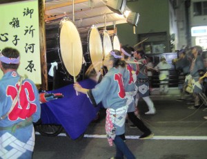 太鼓の叩き手も女性